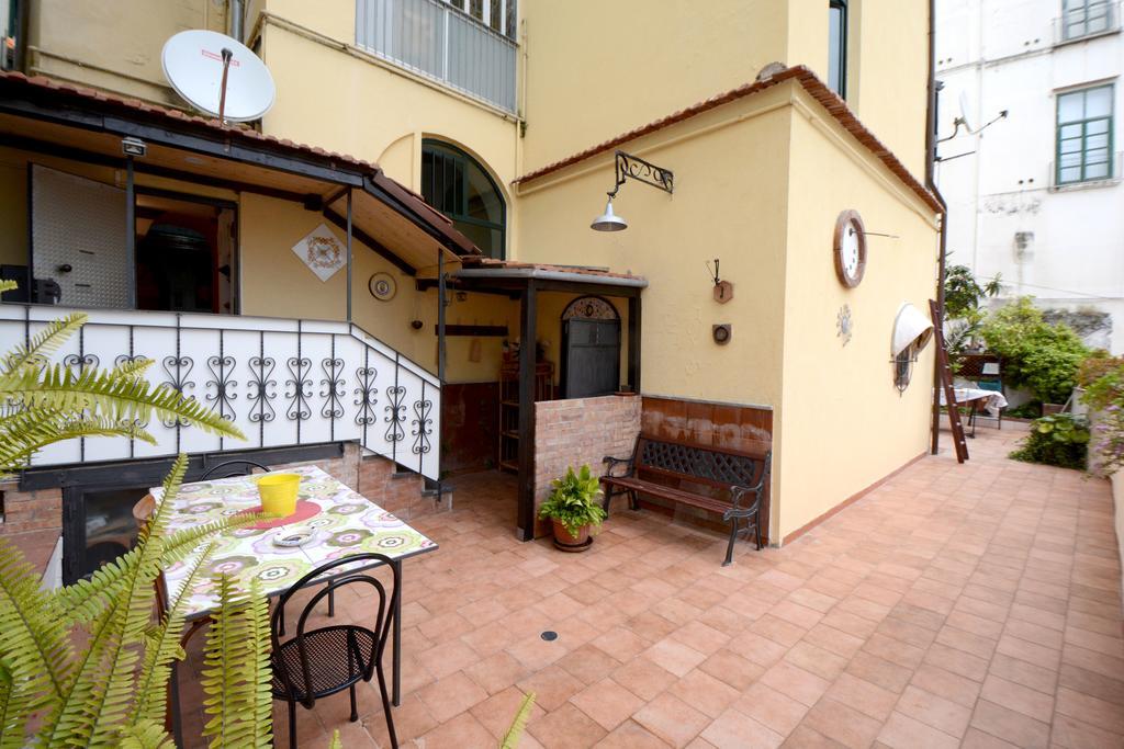 Apartament L'Homme Tranquille Salerno Zewnętrze zdjęcie
